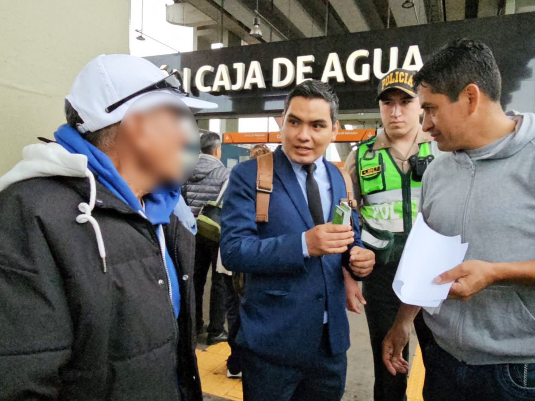 50 fiscales especializados en ciberdelincuencia se han desplazo en 26 estaciones del Metro de Lima para detener a ciudadanos presuntamente dedicados al uso de tarjetas adulteradas. Foto: Ministerio Público