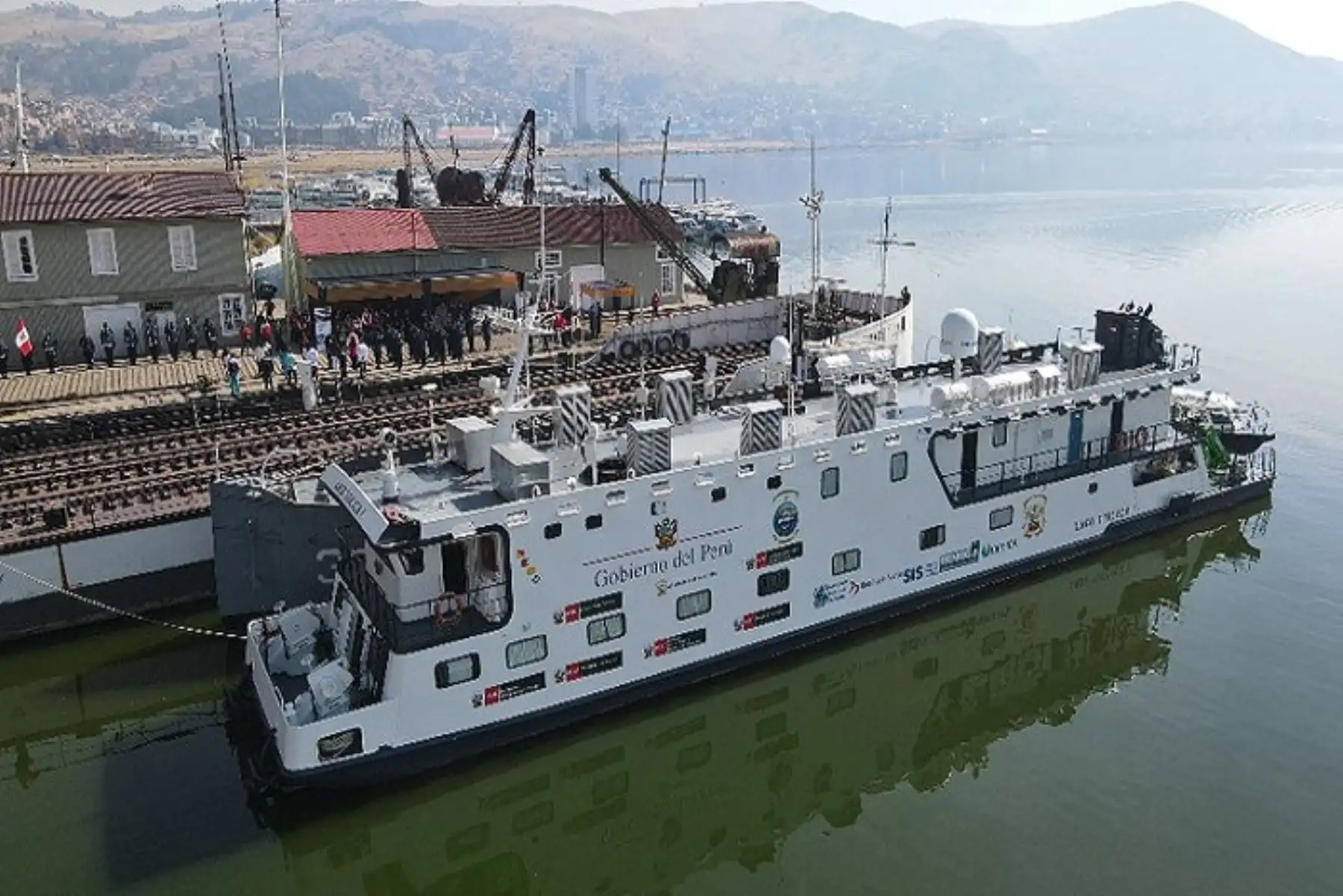 Puno: Midis inicia tercera campaña de acción social en lago Titicaca.