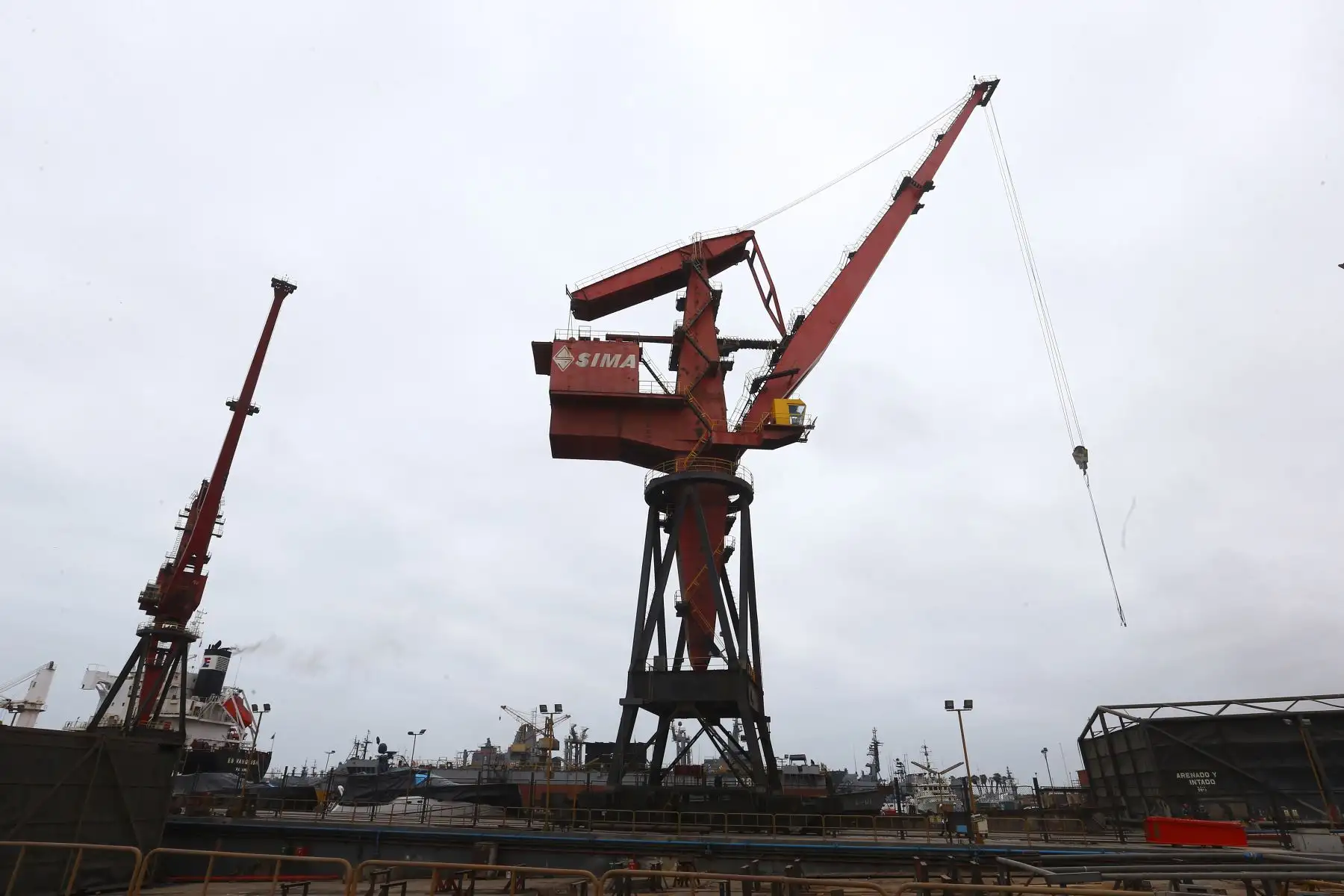 Visita  a las instalaciones del Servicios Industriales de la Marina (SIMA), que muestra el trabajo diario y su visión para potenciar y desarrollar  la Industria Naval en el país.
Foto: ANDINA/Eddy Ramos