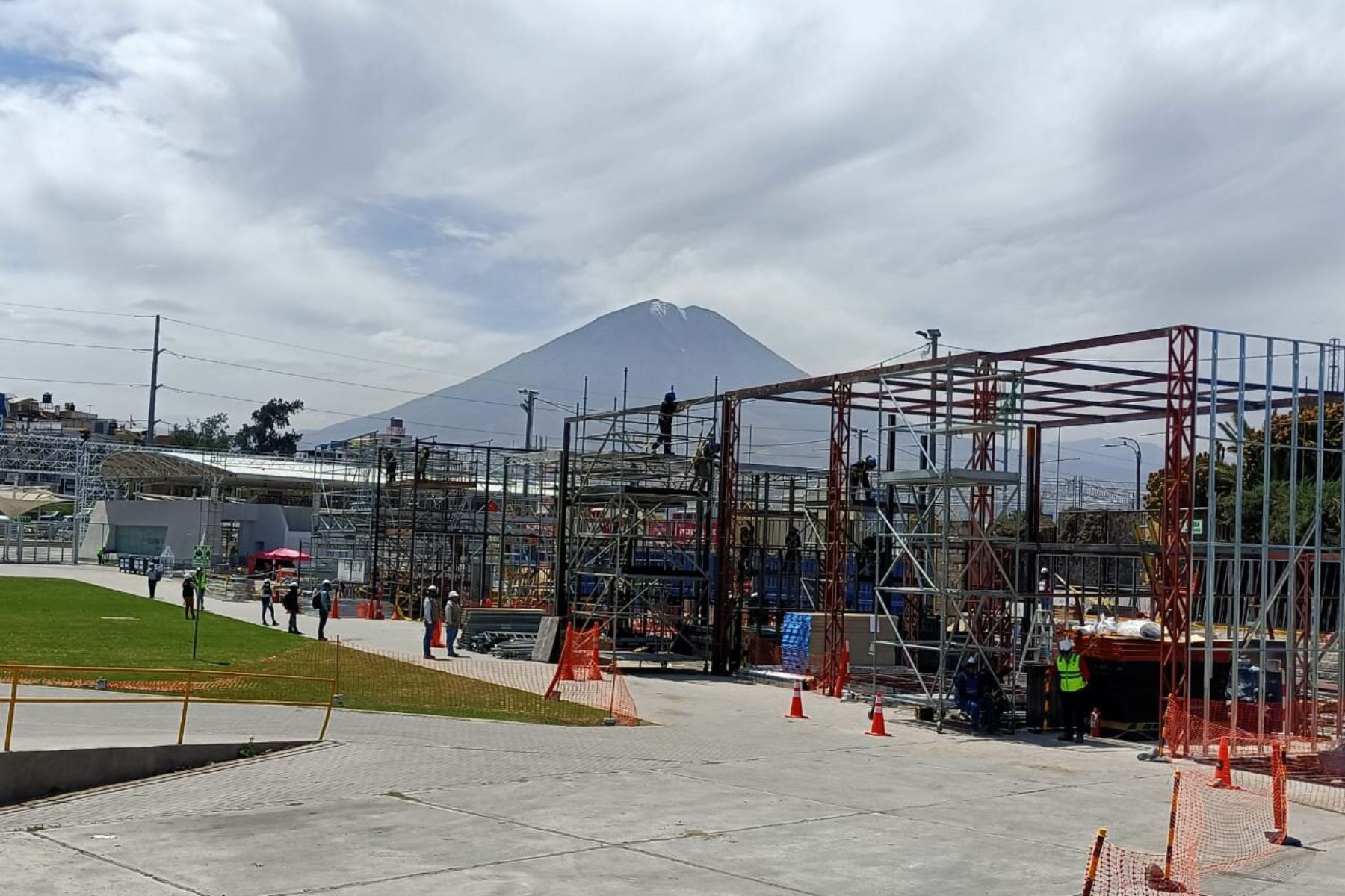 El centro de convenciones Cerro Juli, en la región Arequipa, va quedando listo para Perumin 36 Convención Minera. Foto: ANDINA/Cortesía Rocío Méndez