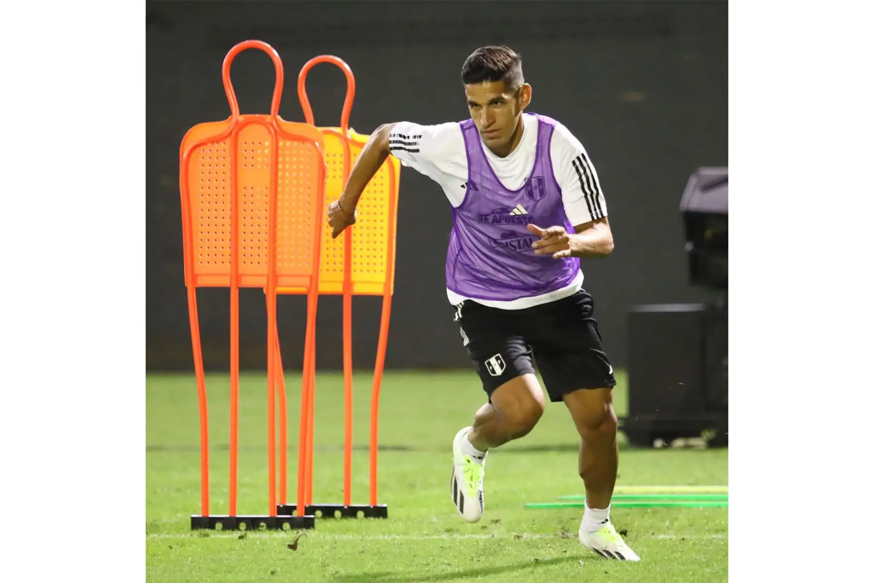 Entrenamiento de la Selección Peruana en la Ciudad del Este para iniciar el camino hacia el Mundial 2026.
Foto:Twitter de la Selección