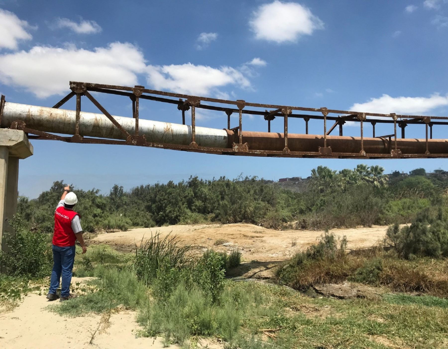 La Contraloría advirtió del riesgo de colapso de tubería que abastece con agua potable a la ciudad de Talara y otros distritos de esta provincia, ubicada en Piura.