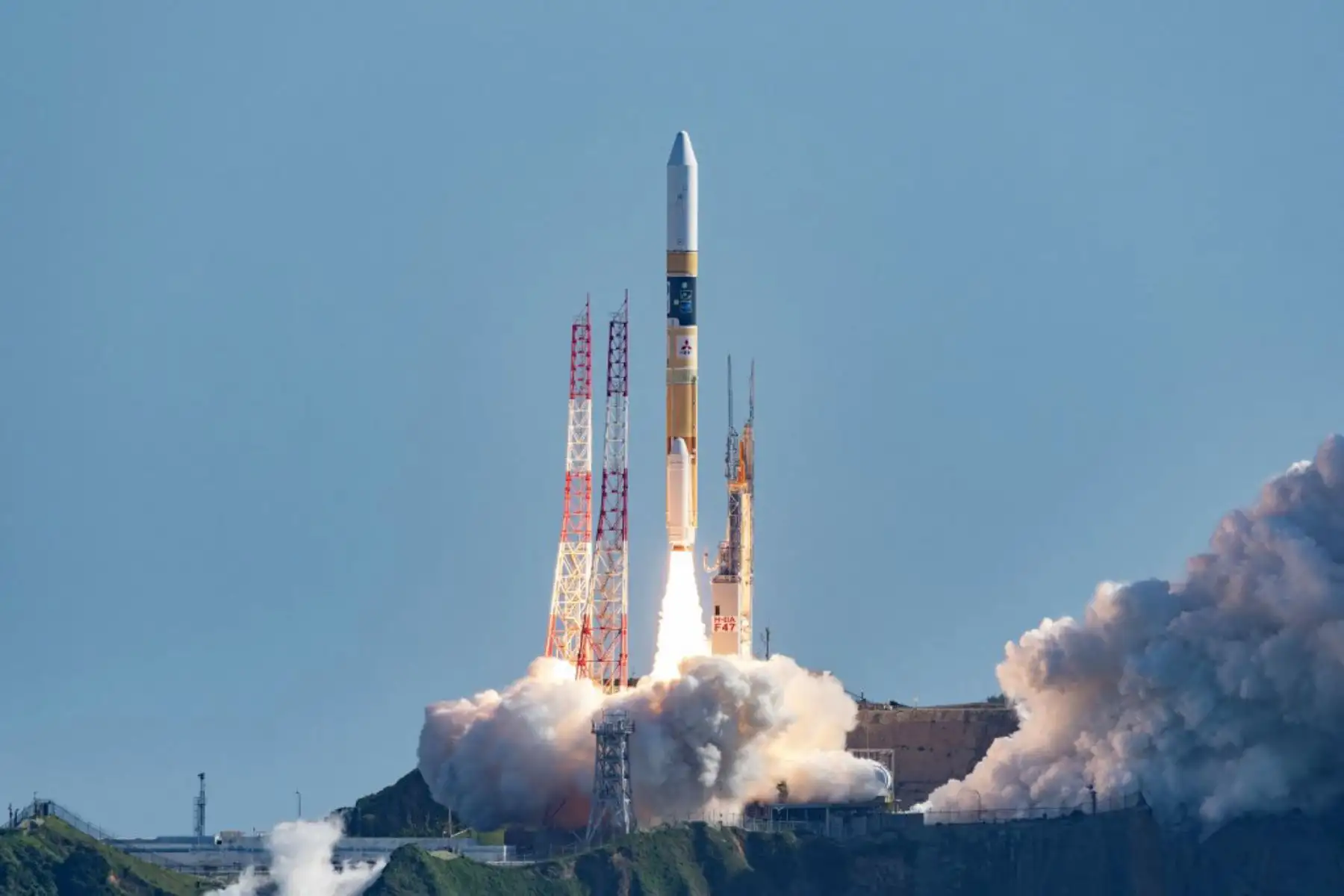 Lanzamiento de un cohete H-IIA que transporta una pequeña sonda de superficie lunar y otros objetos, cerca del Centro Espacial Tanegashima en la isla Tanegashima en Kagoshima. Foto: AFP