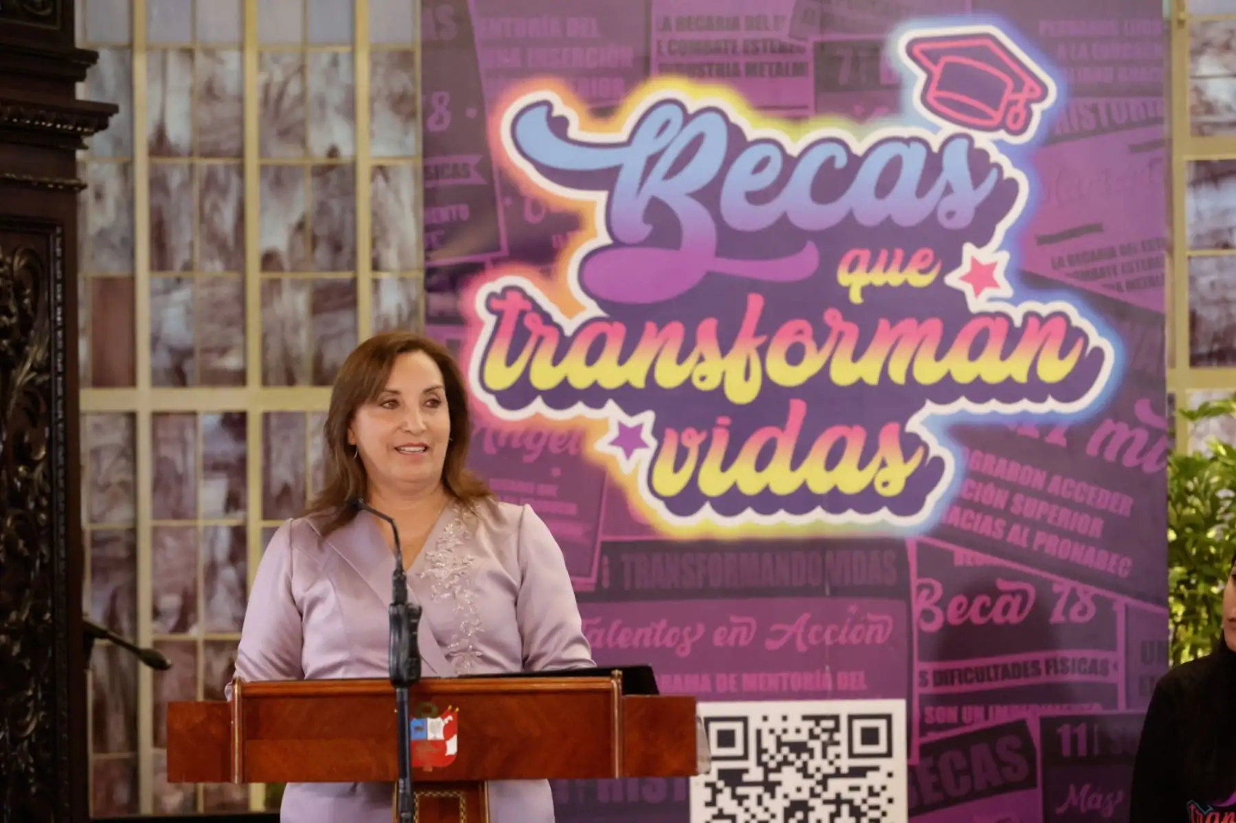 Presidenta de la república, Dina Boluarte, encabezó ceremonia de lanzamiento de 10,000 becas del Pronabec. Foto: ANDINA/Prensa Presidencia