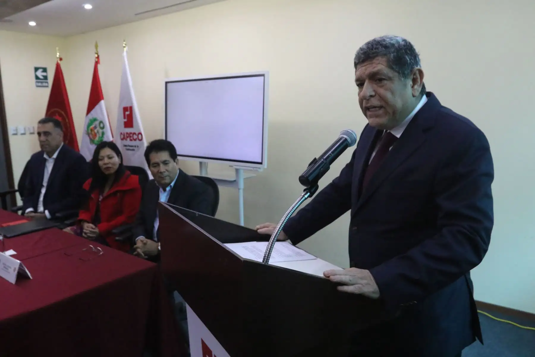 La Federación de Trabajadores en Construcción Civil del Perú (FTCCP) y la Cámara Peruana de la Construcción (CAPECO) suscribieron el acta final de negociación colectiva del sector construcción 2023-2024, con aumentos salariales, beneficios laborales y la creación de mecanismos para la capacitación de los trabajadores del sector.
FOTO:ANDINA/Héctor Vinces