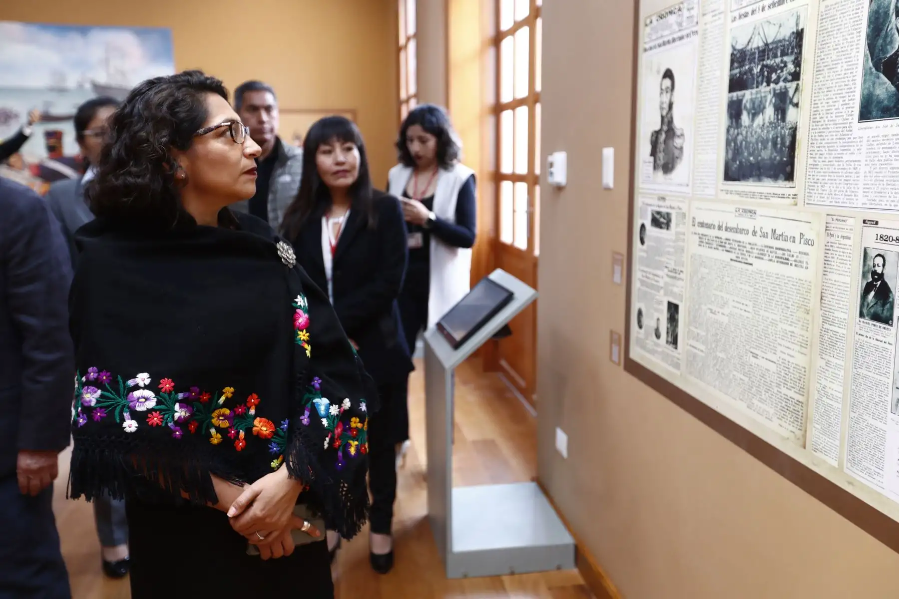 A la ceremonia por la reapertura de la Casa del General Don José de San Martín en Pisco acudieron la ministra de Cultura, Leslie Urteaga, el embajador de Argentina en Perú, Enrique Vaca Navaja, autoridades locales y regionales, y representantes de la empresa Pluspetrol. Foto: ANDINA/Daniel Bracamonte
