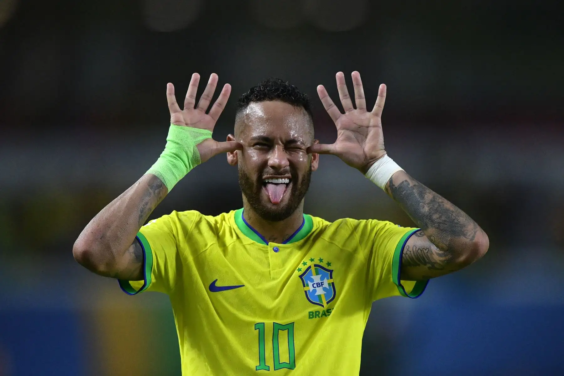 Neymar marcó ante Bolivia y superó a Pelé convirtiendose en el máximo goleador en la historia de la Selección de Brasil. La estrella de Al Hilal es el futbolista con más anotaciones en las en ka selección Brasilera.

Foto: AFP