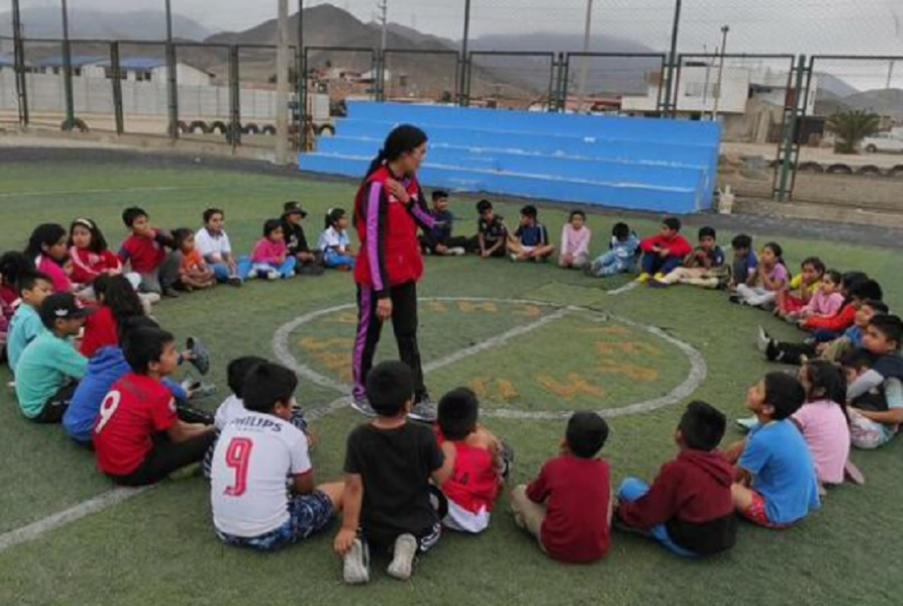 El Ministerio de la Mujer y Poblaciones Vulnerables puso en práctica la estrategia Juguemos SonRie para atender a niños, niñas y adolescentes afectados por el ciclón Yaku en la región Piura.