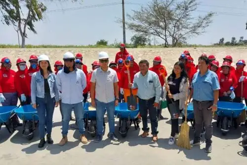 Pobladores de escasos recursos económicos son beneficiados con empleo temporal, gracias a dos actividades que ejecuta la Municipalidad Distrital de Picsi y el programa "Llamkasun Perú” del Ministerio de Trabajo y Promoción del Empleo.
