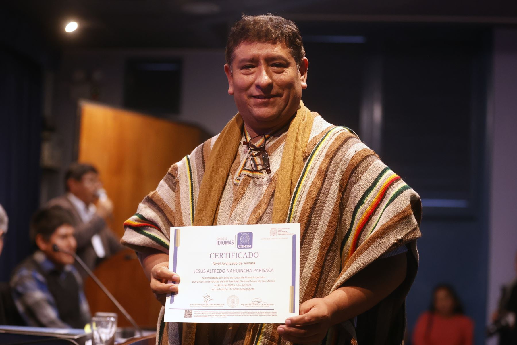 Jesús Alfredo Nahuincha Parisaca, se gradúa en la Primera Promoción en lengua Aimara -autodenominada "Kutt