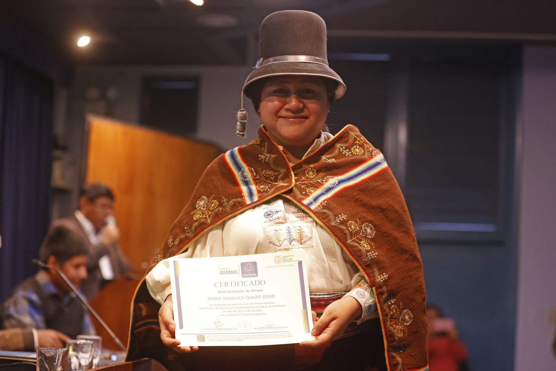 Diana Angélica Quispe Odar, se gradúa en la Primera Promoción en lengua Aimara -autodenominada "Kutt