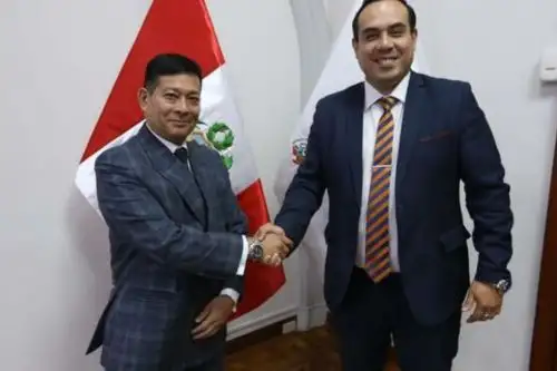 Ministro Eduardo Arana se reúne con representantes del Legislativo para realizar labor en conjunto por el país.