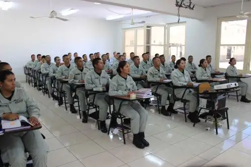 Para este proceso se ofrecen 410 vacantes para varones y 90 para damas.