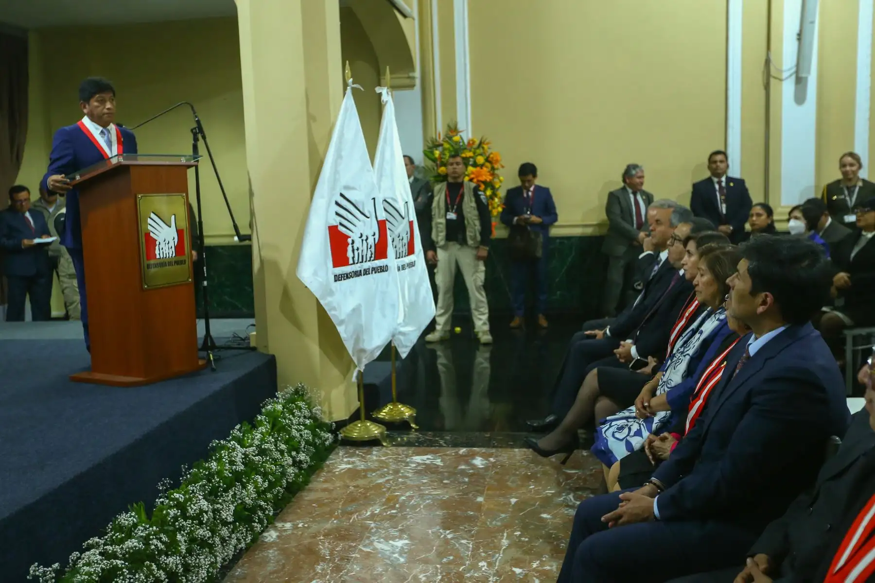 El defensor del pueblo, Josué Gutiérrez Cóndor, acompañado por la presidenta de la República Dina Boluarte, presidió la ceremonia de celebración del 27 aniversario de inicio de funciones de la Defensoría del Pueblo, trayectoria orientada a proteger los derechos humanos de toda la población.
Foto: ANDINA/Eddy Ramos