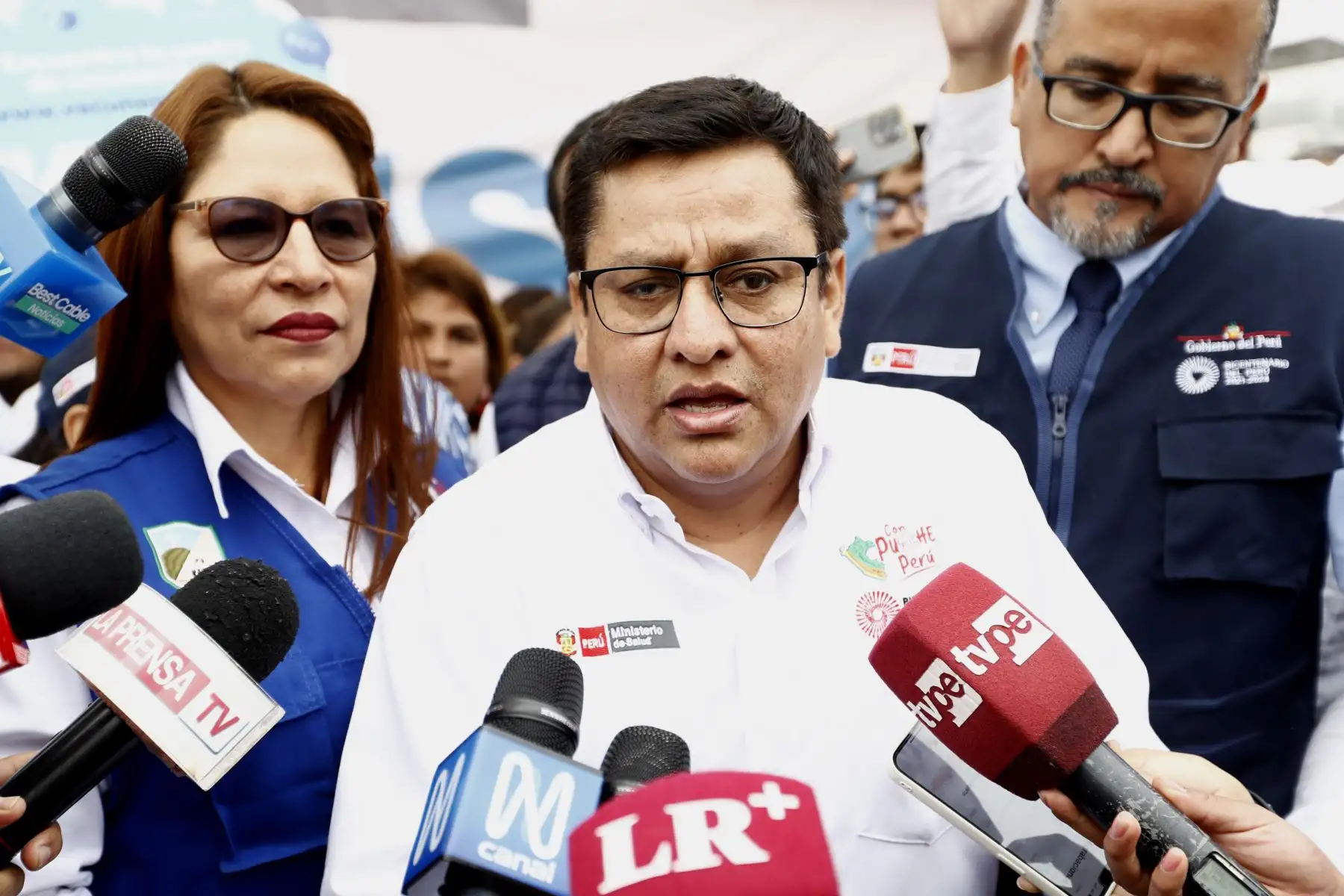 Para el ministro del Salud, César Vásquez, la reforma constituxional ayudará a cerrar las brechas de recursos humanos en el primer nivel de atención. ANDINA/Daniel Bracamonte