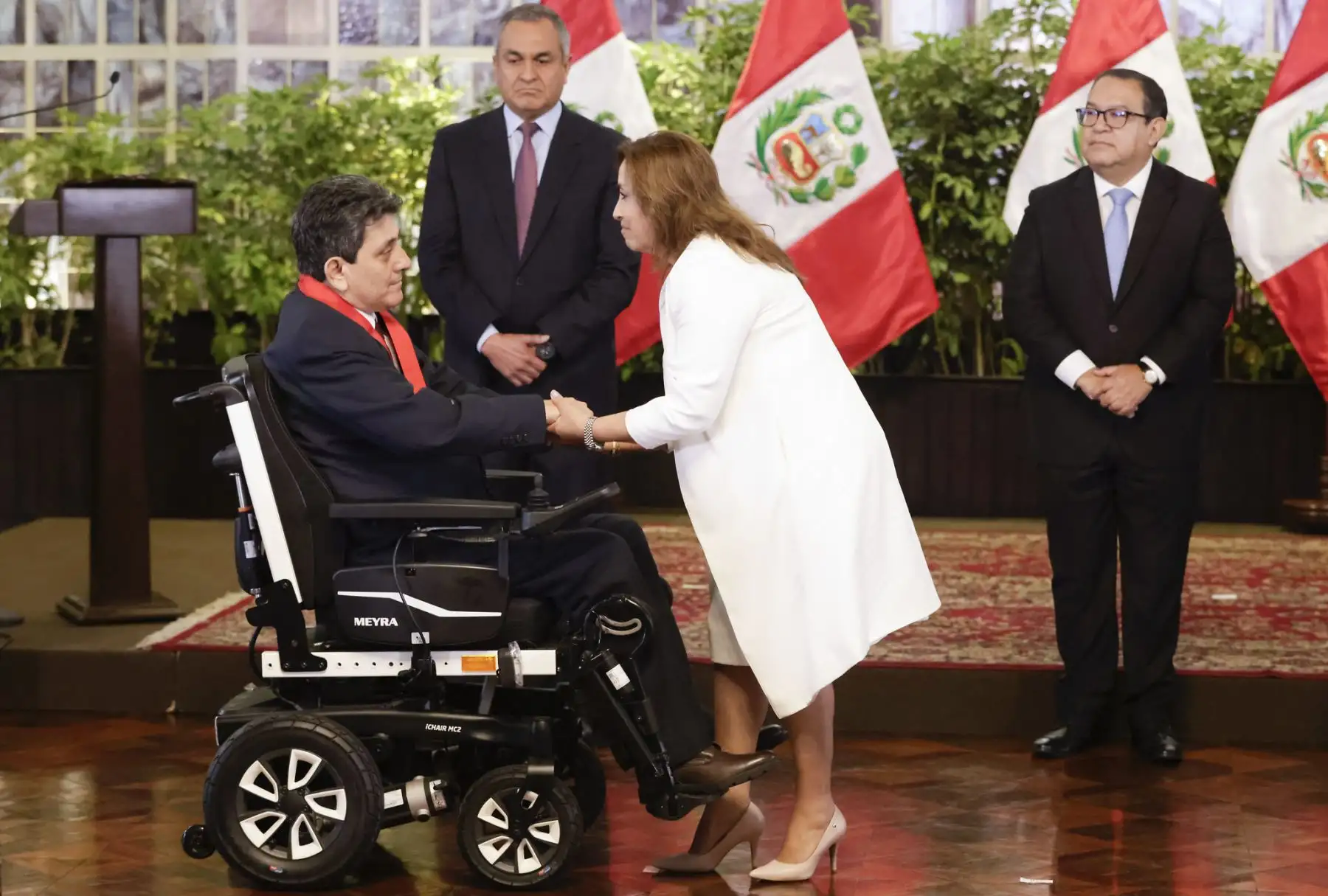 Presidenta Dina Ercilia Boluarte Zegarra participa de la ceremonia por el Día de los Defensores de la Democracia.
Foto: ANDINA/Prensa Presidencia