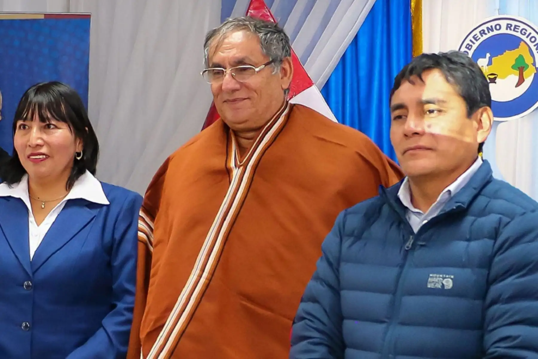 Ministro de Energía y Minas, Óscar Vera Gargurevich, (al centro) encabezó sesiones de trabajo en la región Pasco para viabilizar proyectos de inversión  pública. Foto: Cortesía.