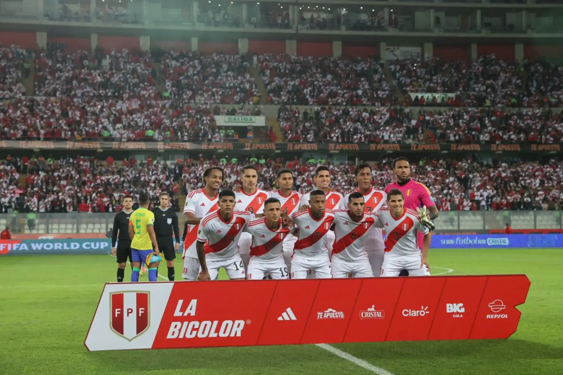 Se inició el partido Perú vs Brasil por la segunda fecha de la clasificatoria sudamericana para el Mundial 2026 en el Etadio Nacional.
Foto: ANDINA/Juan Carlos Guzmán