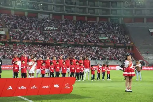 Milena Warthon expresó su gran satisfacción por entonar el Himno Nacional antes del partido Perú vs. Brasil en el Estadio Nacional de Lima. Foto: ANDINA/Juan Carlos Guzmán