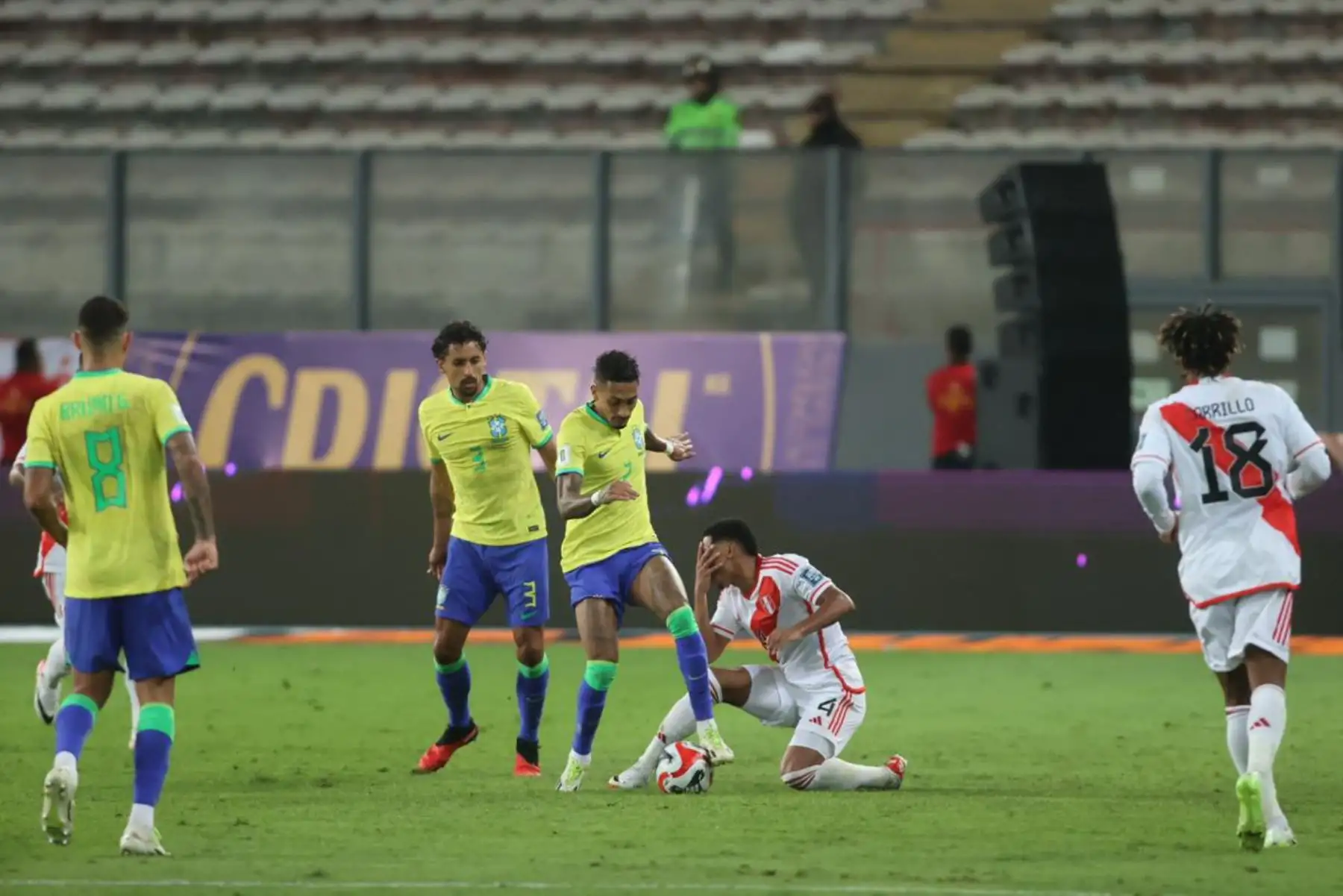 Con un gol de cabeza de Marquinhos en el minuto 44 del segundo tiempo, Brasil derrotó por 1-0 a la selección peruana en el estadio Nacional de Lima.
Foto: ANDINA/Juan Carlos Guzmán