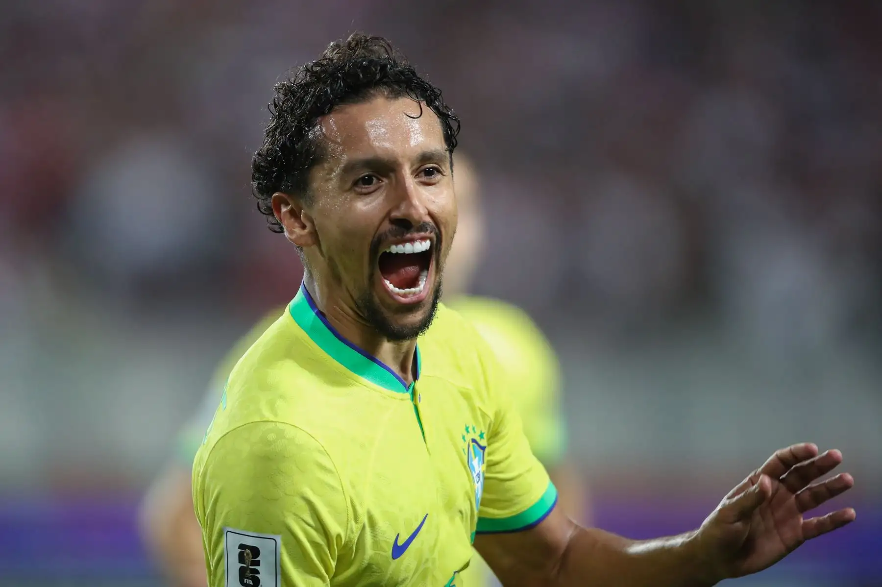 Marquinhos de Brasil celebra su gol hoy, en un partido de las Eliminatorias Sudamericanas para la Copa Mundial de Fútbol 2026 entre Perú y Brasil, en el estadio Nacional en Lima (Perú).
Foto: EFE