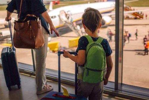 Congreso modifica ley para permitir viajes de menores por estudios o salud con un solo padre. Foto: El Peruano