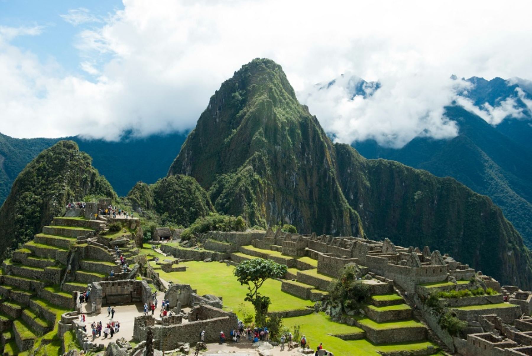 El mapa turístico mundial tiene en Machu Picchu a uno de los destinos que los viajeros de todas las naciones ansían conocer o volver a visitar atraídos por su formidable y enigmática edificación, considerada un portento de la civilización inca.