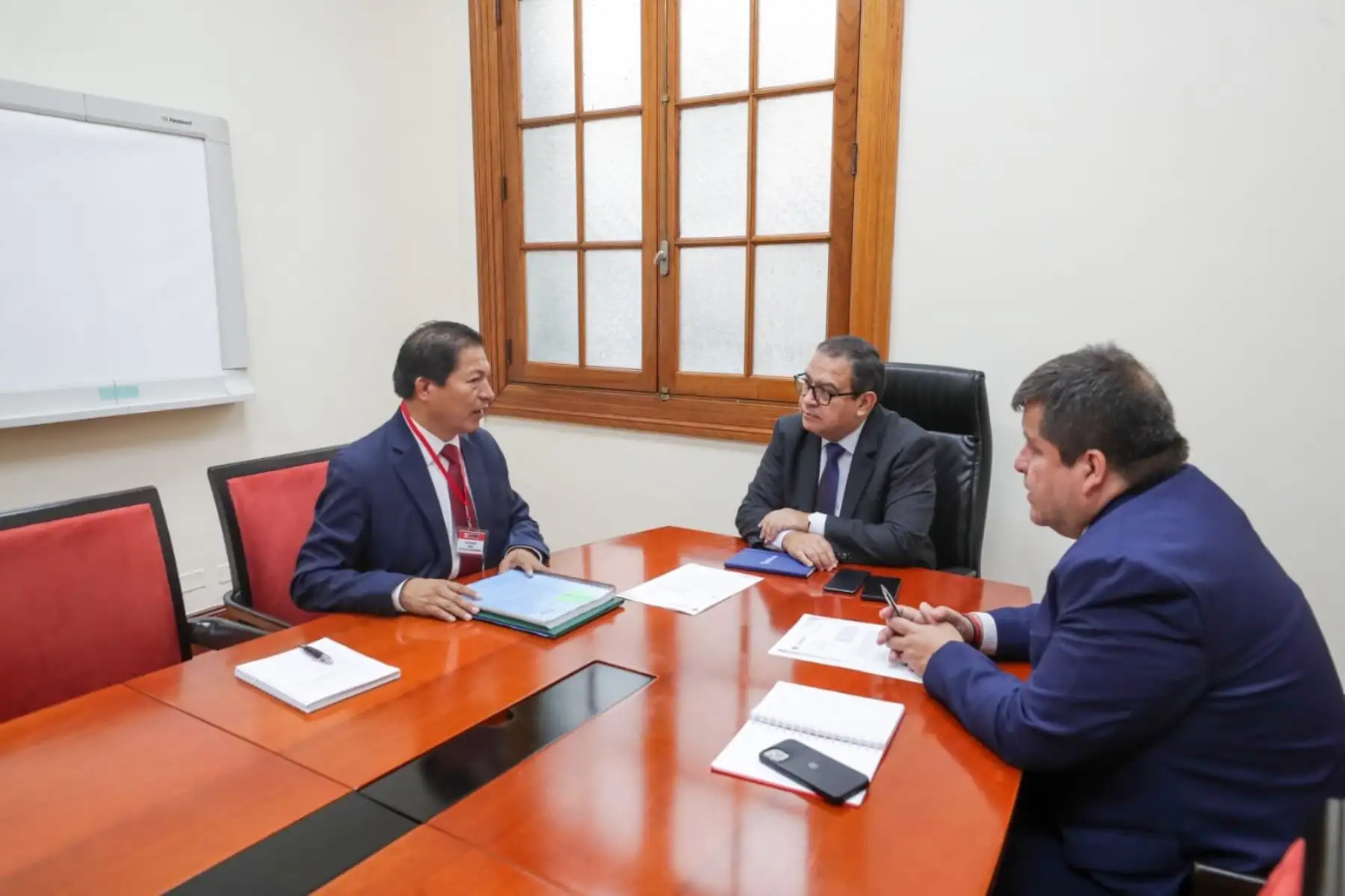 Premier Otárola continua coordinaciones para hacer frente al fenómeno del Niño