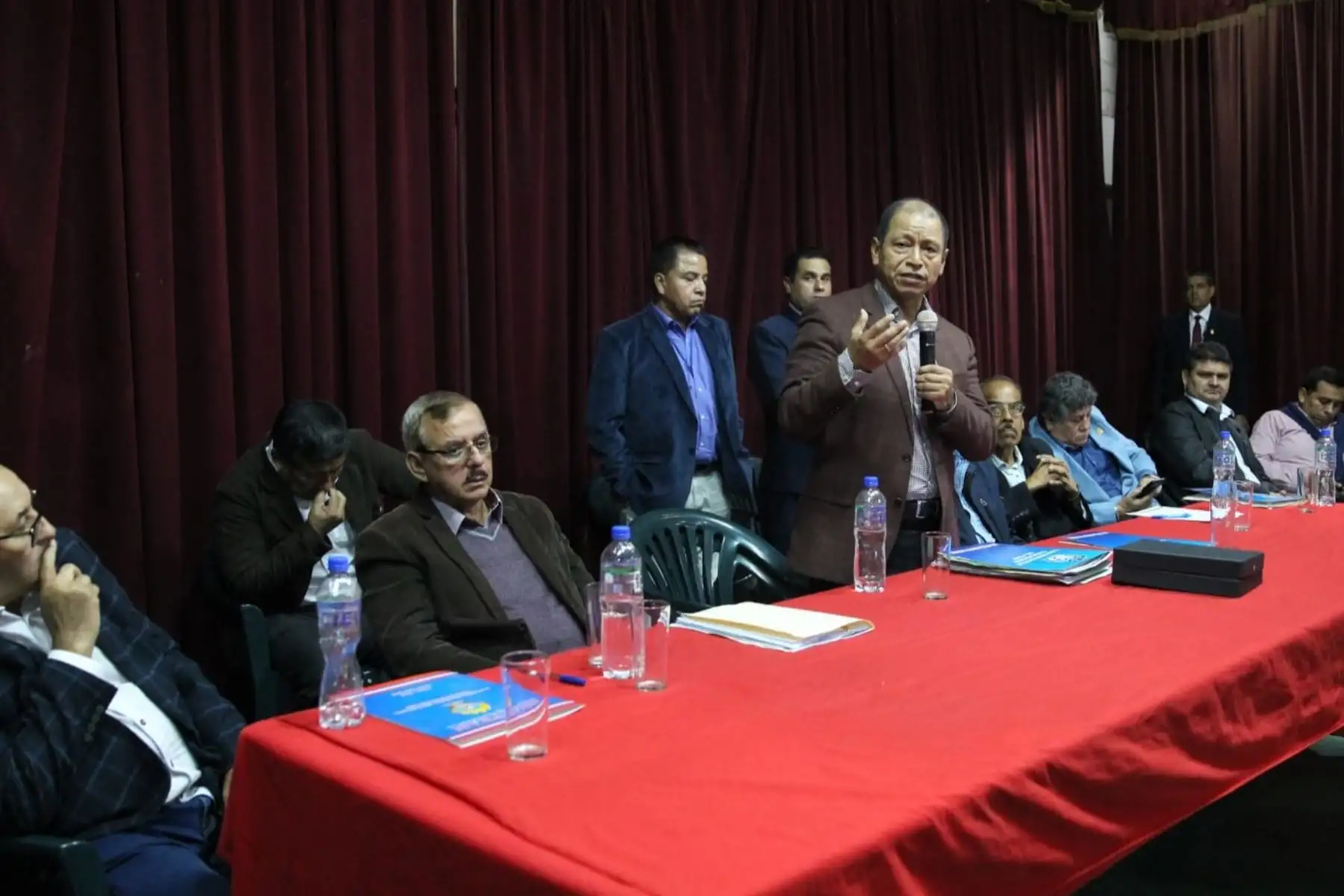 El ministro de Trabajo, Daniel Maurate, visitó la sede de la CTP y dialogó con representantes de esta central sindical. Foto: MTPE/Difusión.