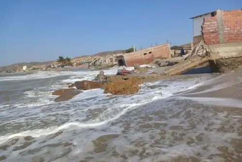 Más de 2,000 pescadores de Tumbes no salieron a realizar sus faenas para evitar daños en sus embarcaciones.