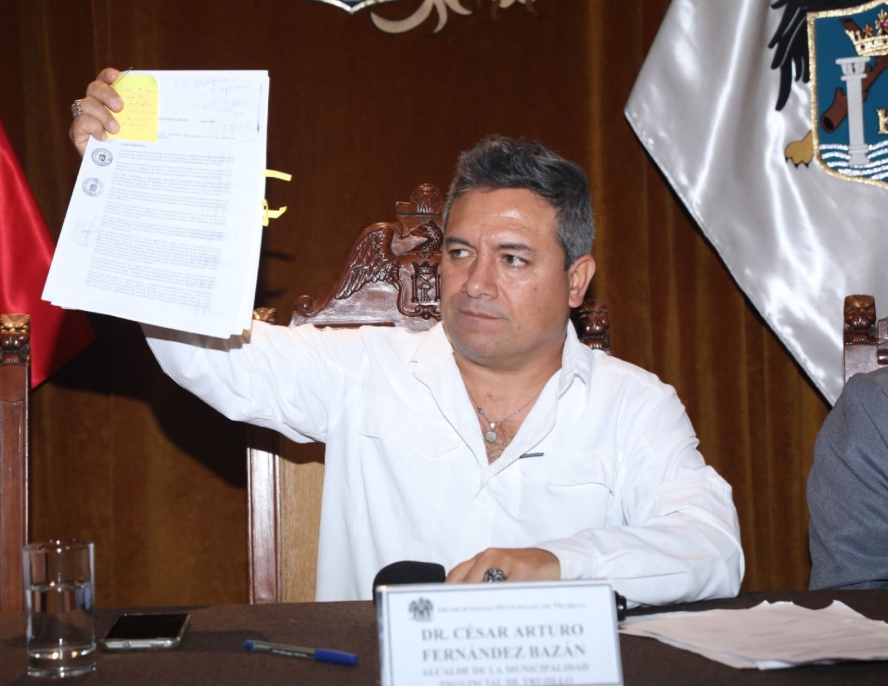 El alcalde provincial de Trujillo, César Arturo Fernández, enfrenta hoy un nuevo pedido de suspensión debido a la condena recibida por el Poder Judicial por el delito de difamación agravada.