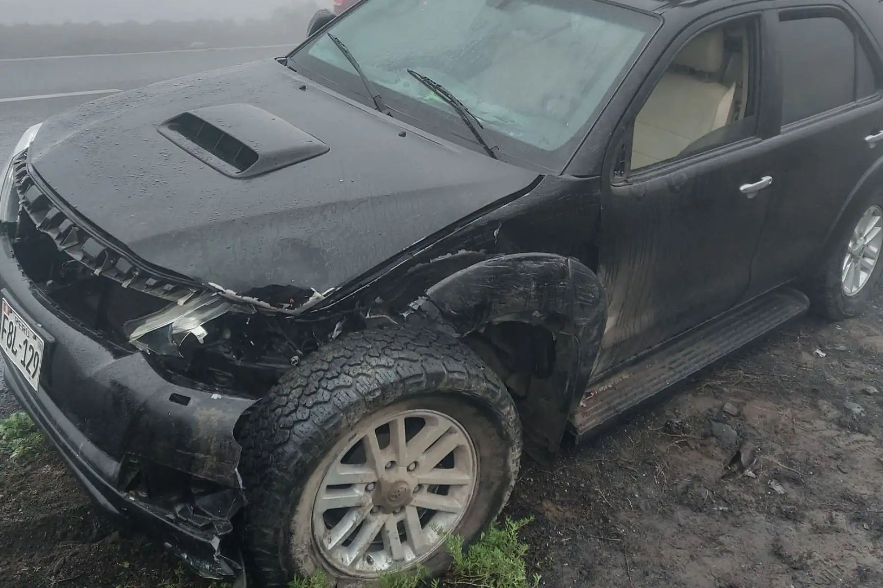 Al menos 11 vehículos protagonizaron esta mañana un múltiple choque en la variante de Pasamayo, a la altura del kilómetro 66 de la carretera Panamericana Norte, en la provincia de Huaral, región Lima. Los primeros informes indican que el accidente de tránsito habría sido provocado por la densa neblina que se presenta en la zona.
Foto: Policía Nacional de Perú