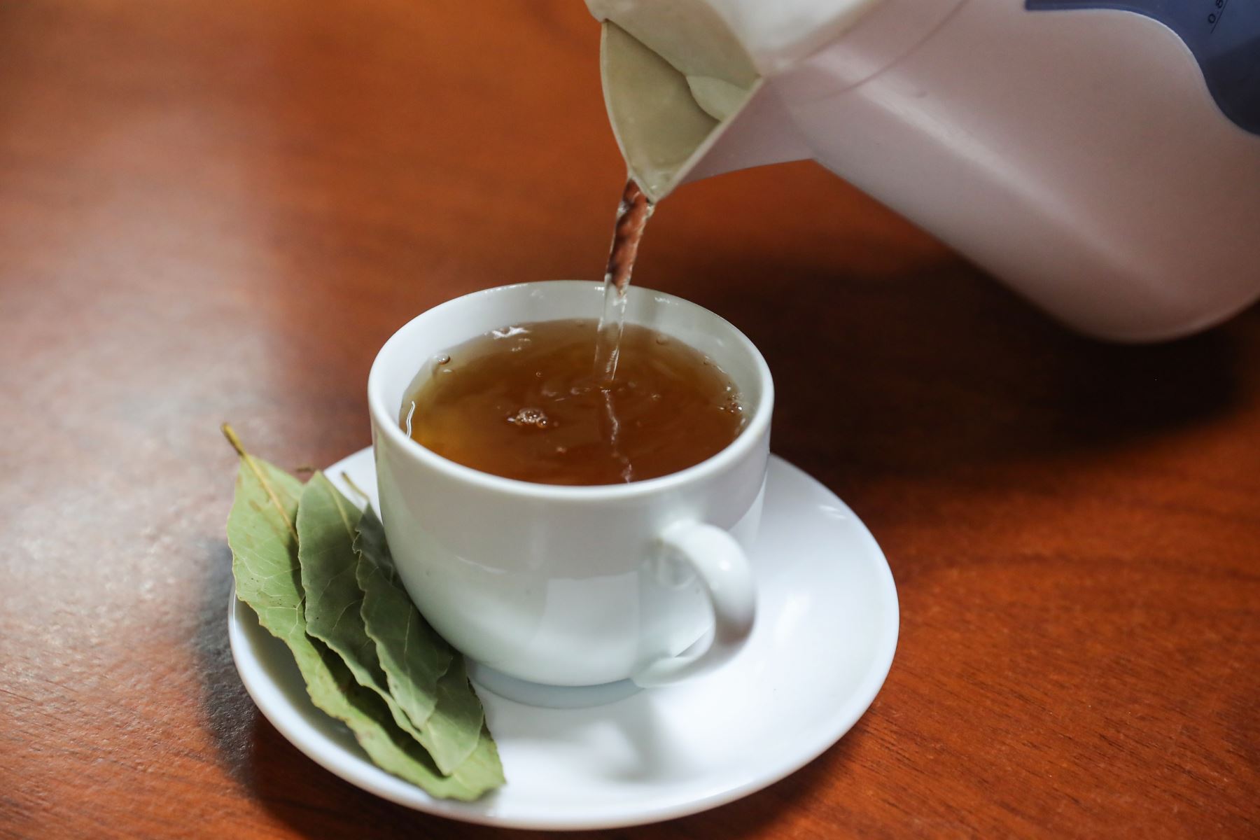 Descubre cómo hacer una potente infusión que eleve tu calor corporal frente al frio. Foto: ANDINA/Ricardo Cuba