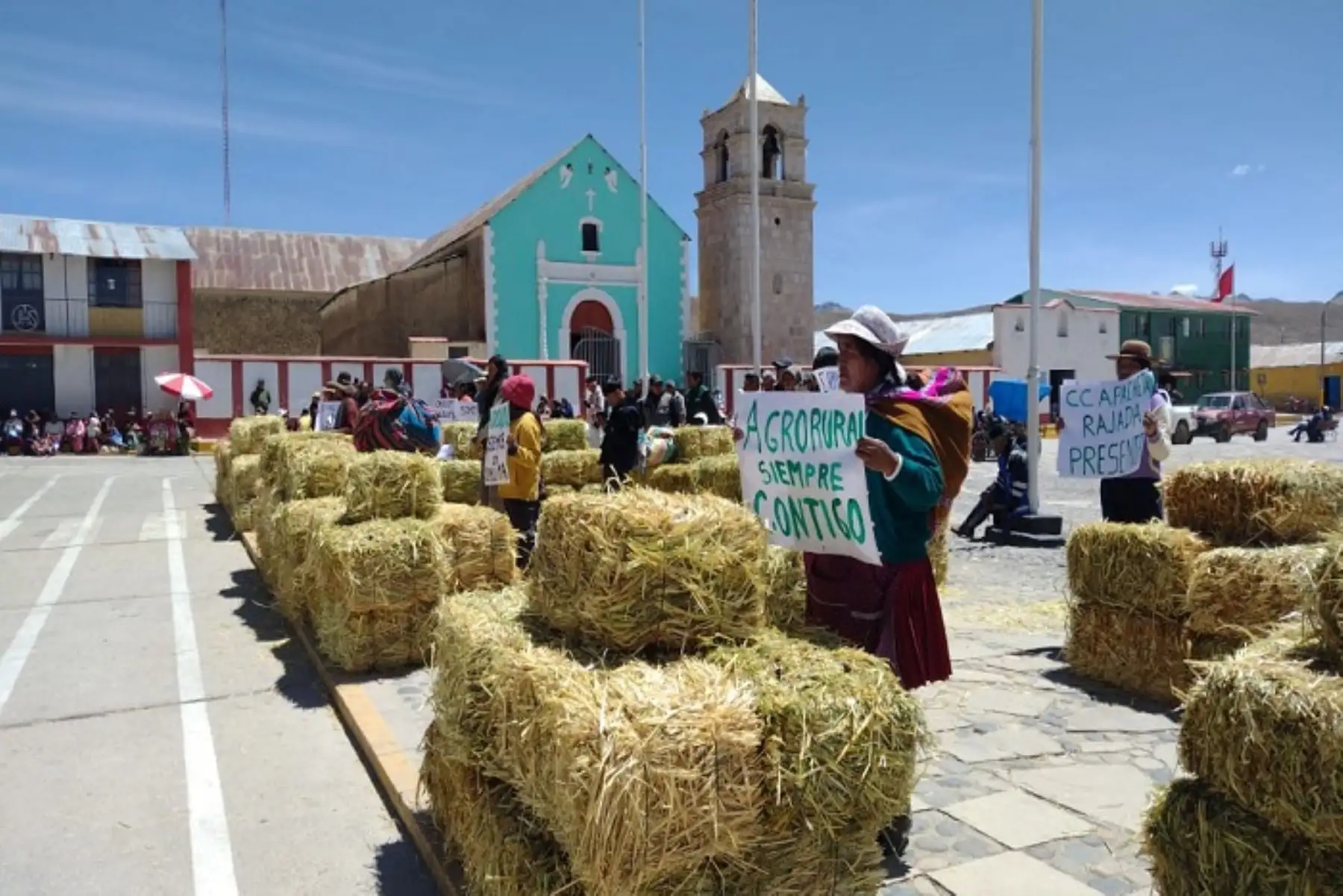 Con esta asignación de alimento suplementario para las cabezas de ganado se pretende cubrir la falta de productividad vegetal de los pastos naturales por el déficit hídrico.