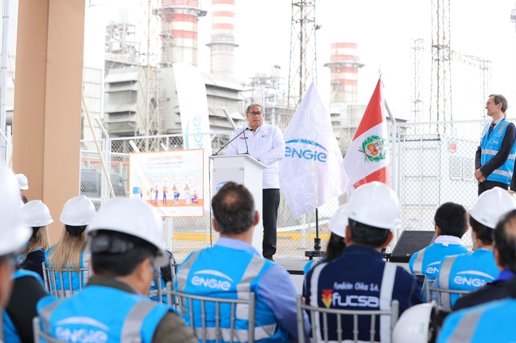 Ministro de Energía y Minas, Óscar Vera Gargurevich, participó en el inicio de la operación comercial del sistema Chilca-BESS, el mayor sistema de almacenamiento de energía con baterías en el Perú . Foto: Cortesía.