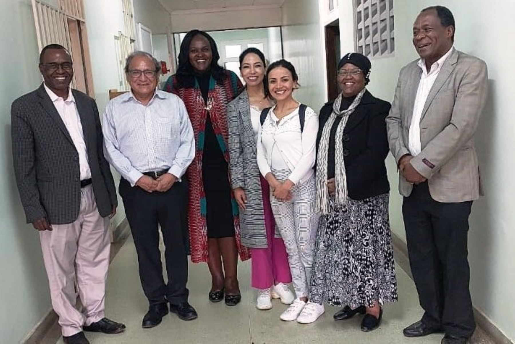 INEN trains doctors on liver cancer surgery in Kenya