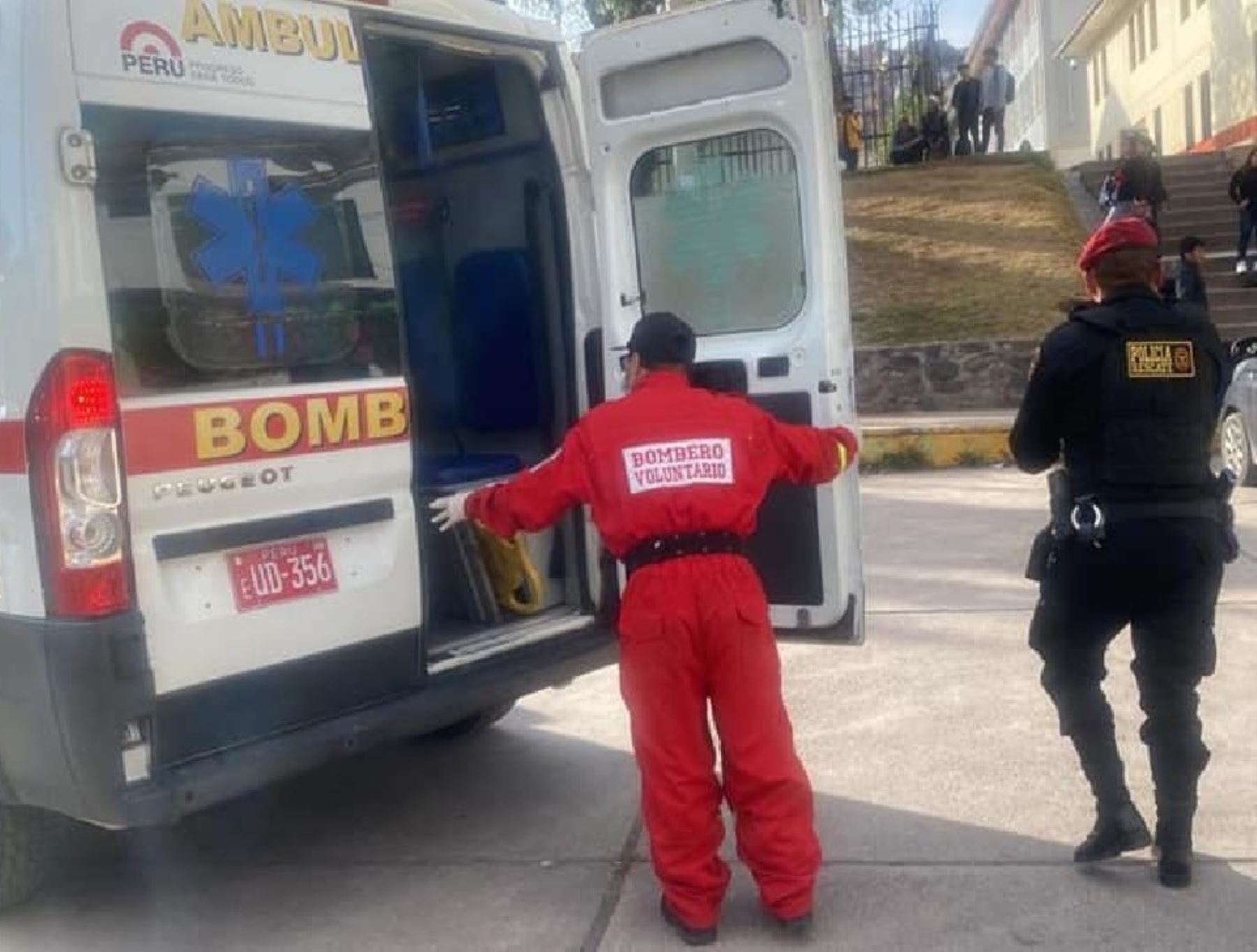 Cuatro estudiantes de la Universidad Nacional San Antonio Abad de Cusco fueron internados de emergencia en el Hospital Regional por intoxicación excesiva de alcohol. ANDINA/Difusión