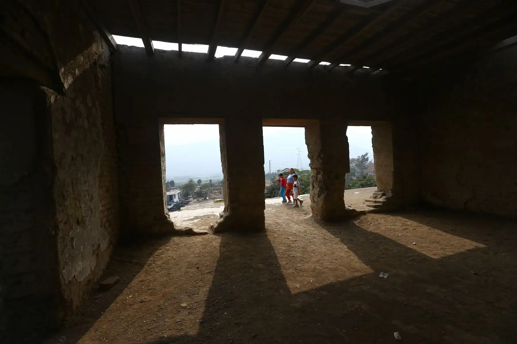 Una iniciativa cultural llamada Rocinante Tours Perú promueve visitas por las haciendas y los centros arqueológicos alrededor del valle del río Chillón para educar a los vecinos sobre la importancia del patrimonio. Se trata de una apuesta por el turismo local por San Martín de Porres, Puente Piedra, Carabayllo, Los Olivos, Ancón, Comas y Ventanilla (Callao).
Foto: ANDINA/Eddy Ramos