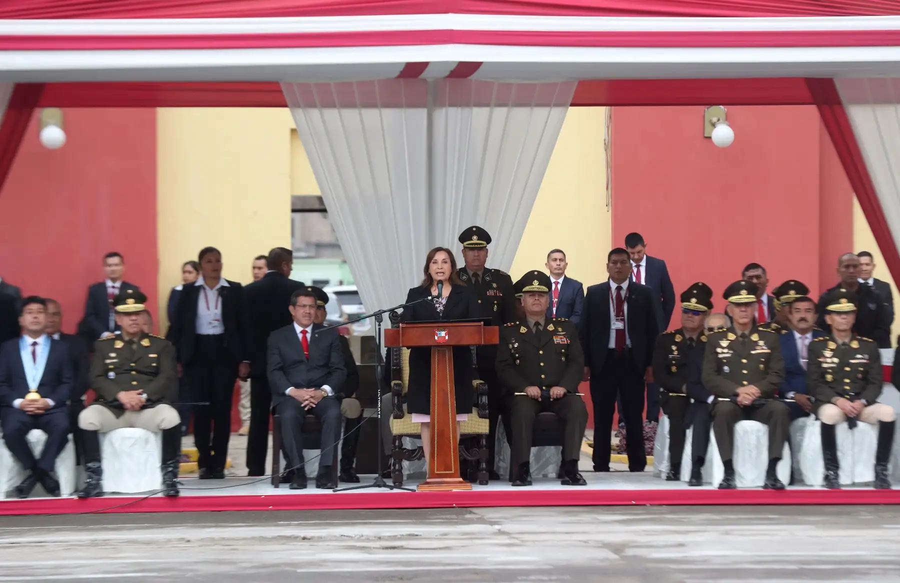 La presidenta Dina Boluarte y el ministro de defensa  Jorge Chávez Creta asiste a ceremonia por aniversario del  regimiento de caballería mariscal Domingo Nieto.
Foto: ANDINA/Defensa