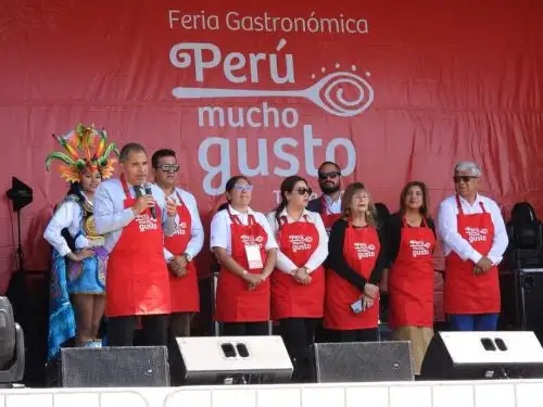 Ministro de Comercio Exterior y Turismo, Juan Carlos Mathews, inauguró en Tacna la feria Perú, Mucho Gusto. El certamen gastronómico retornó a la ciudad heroica después de cinco años. Foto: Yudith Aguilar