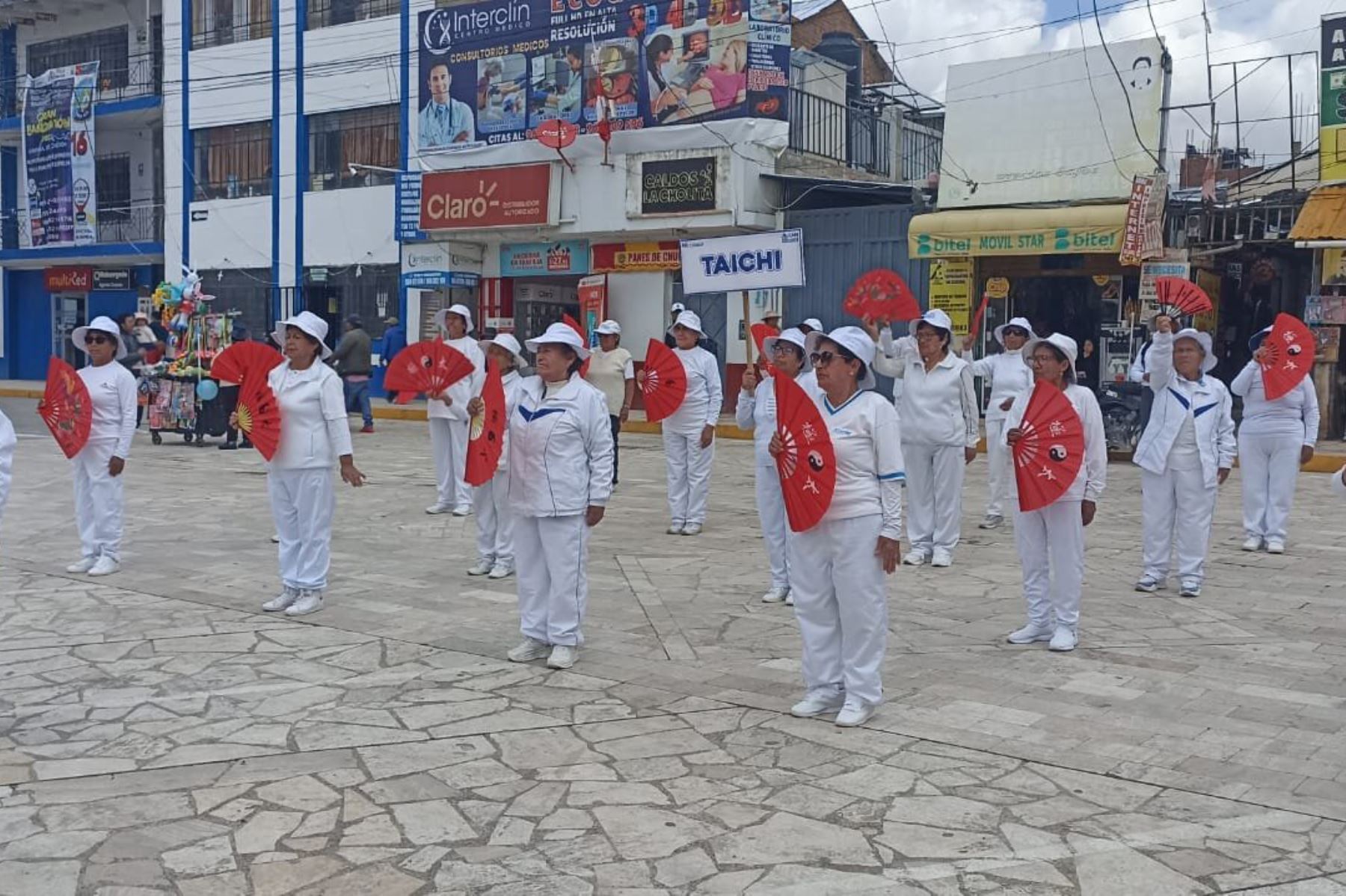 Campaña médica y social en la plaza principal de Chupaca, Junín. Foto: EsSalud/Difusión