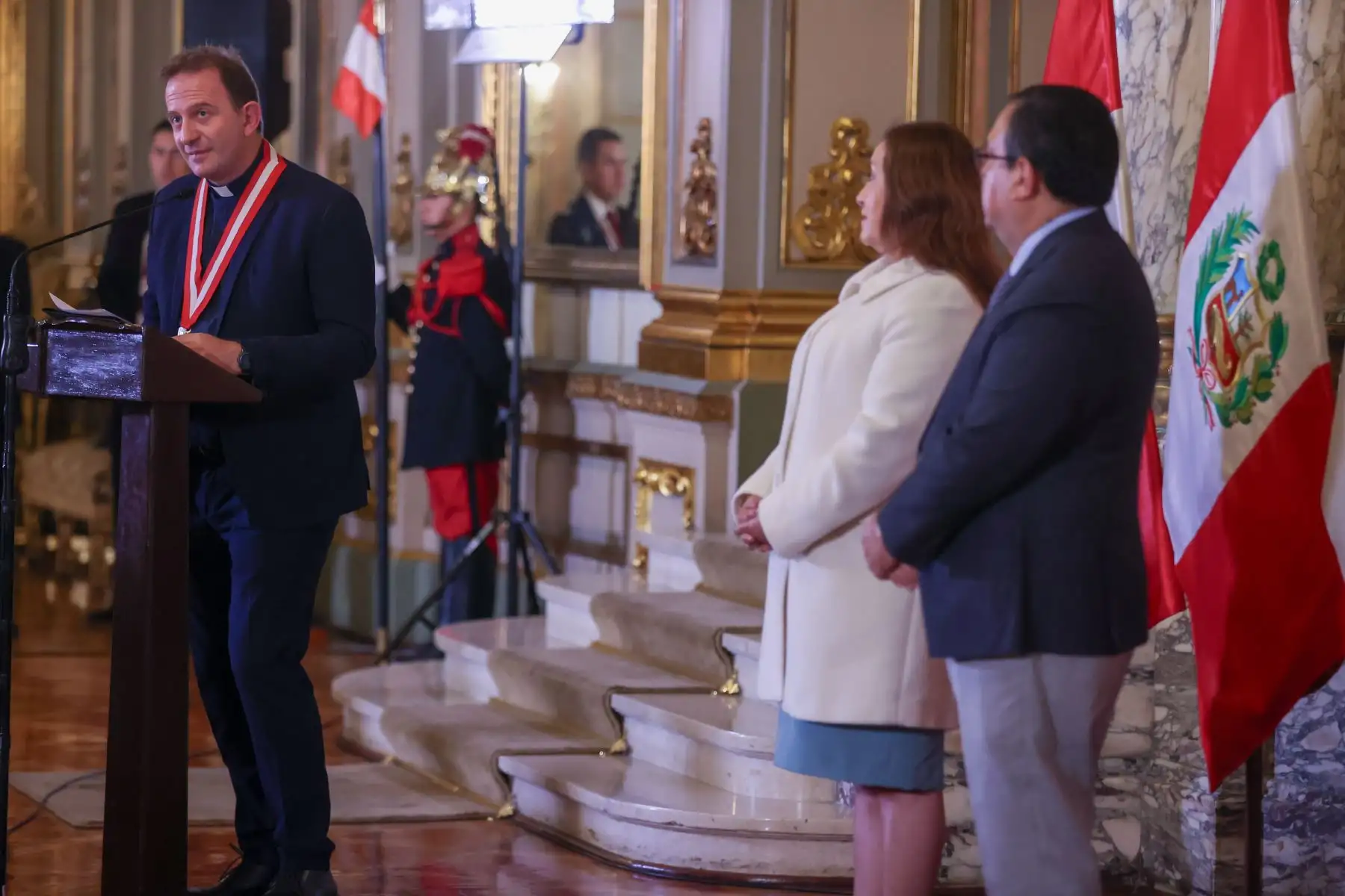 Presidenta de la república, Dina Boluarte, participó en la ceremonia de condecoración Medalla al Mérito Ciudadano. Foto: ANDINA/Prensa Presidencia