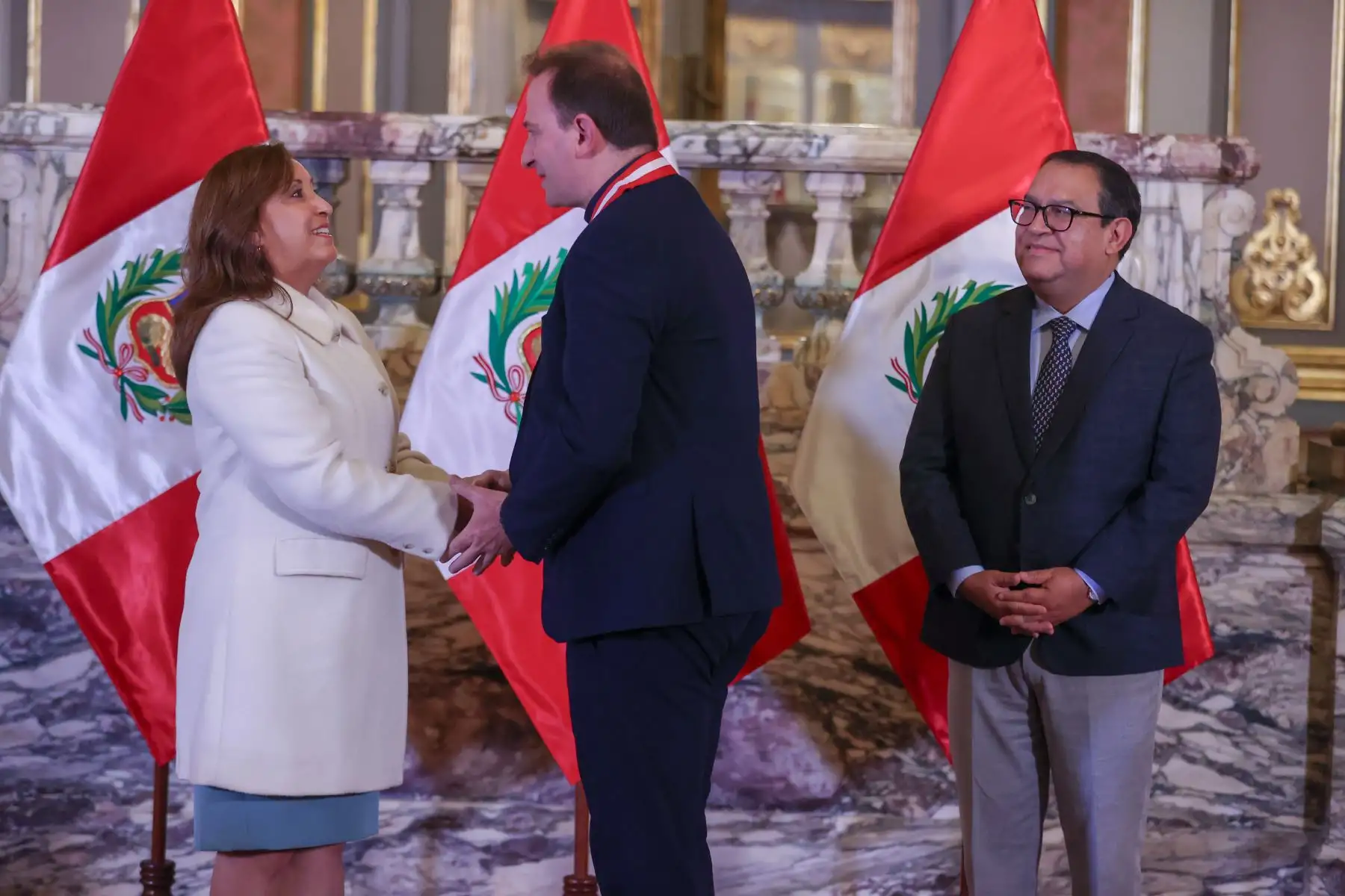 Presidenta de la república, Dina Boluarte, participó en la ceremonia de condecoración Medalla al Mérito Ciudadano. Foto: ANDINA/Prensa Presidencia