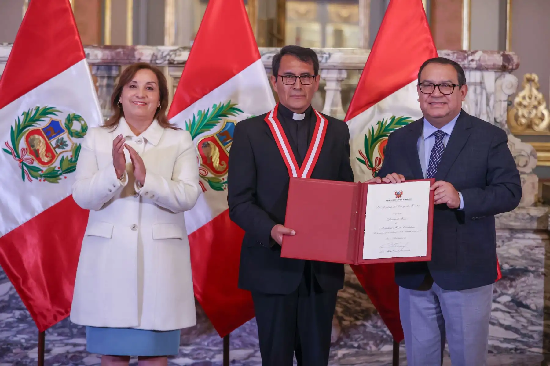Presidenta de la república, Dina Boluarte, participó en la ceremonia de condecoración Medalla al Mérito Ciudadano. Foto: ANDINA/Prensa Presidencia