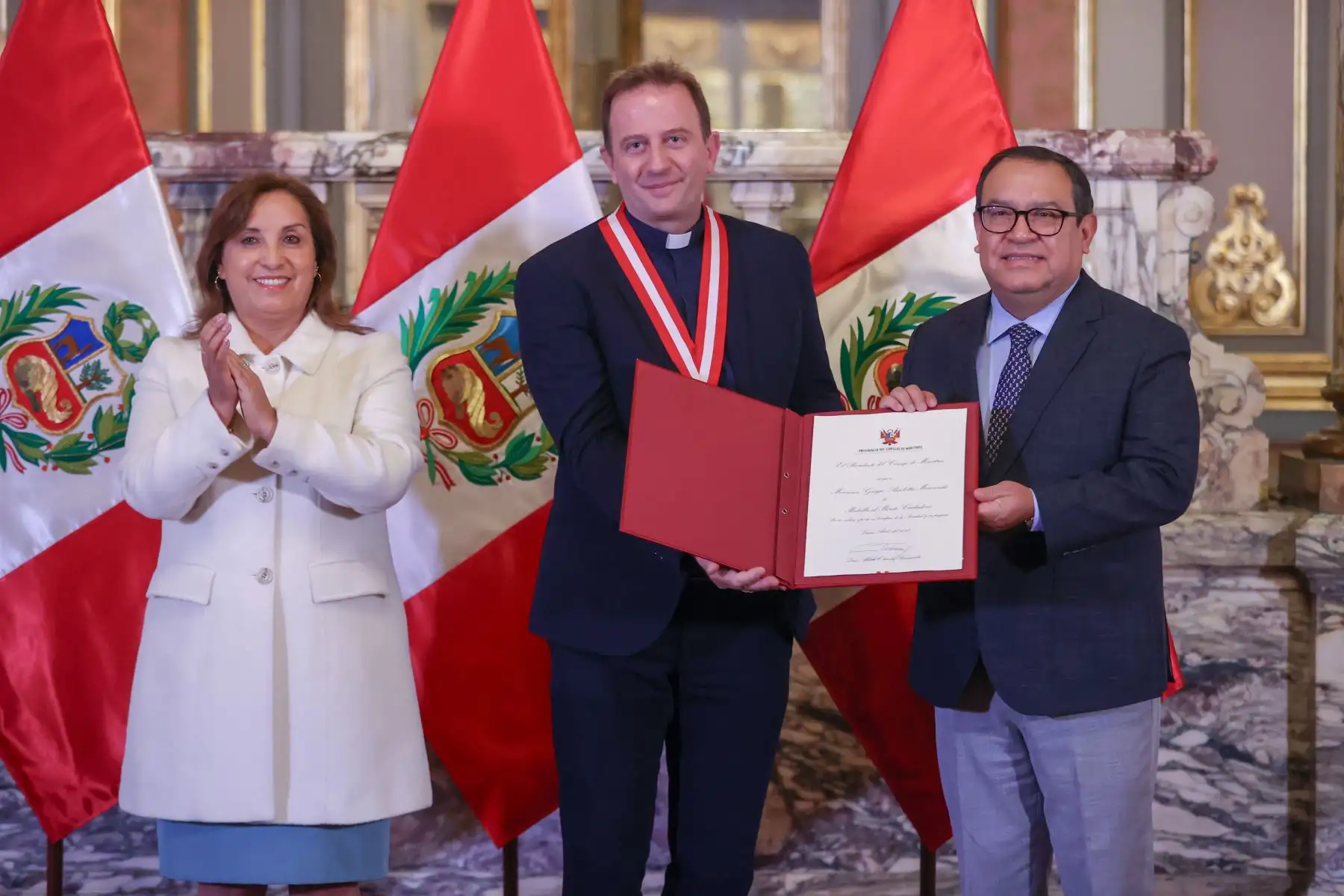 Presidenta de la república, Dina Boluarte, participó en la ceremonia de condecoración Medalla al Mérito Ciudadano. Foto: ANDINA/Prensa Presidencia