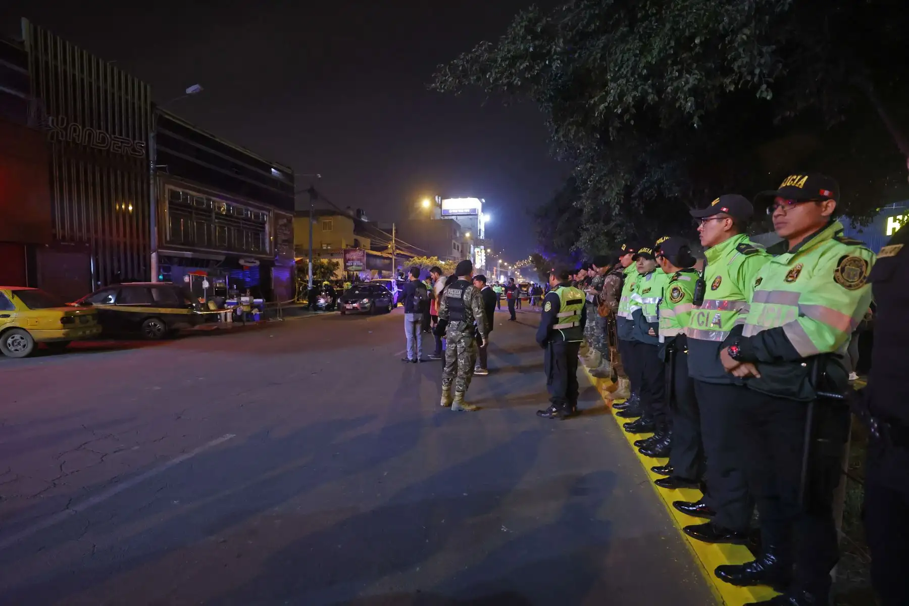 Más de 10 personas heridas se reportan en el distrito de San Juan de Lurigancho tras la explosión de un artefacto aún no identificado, que de acuerdo con los primeros reportes se trataría de productos pirotécnicos o una granada. Foto: ANDINA/Vidal Tarqui