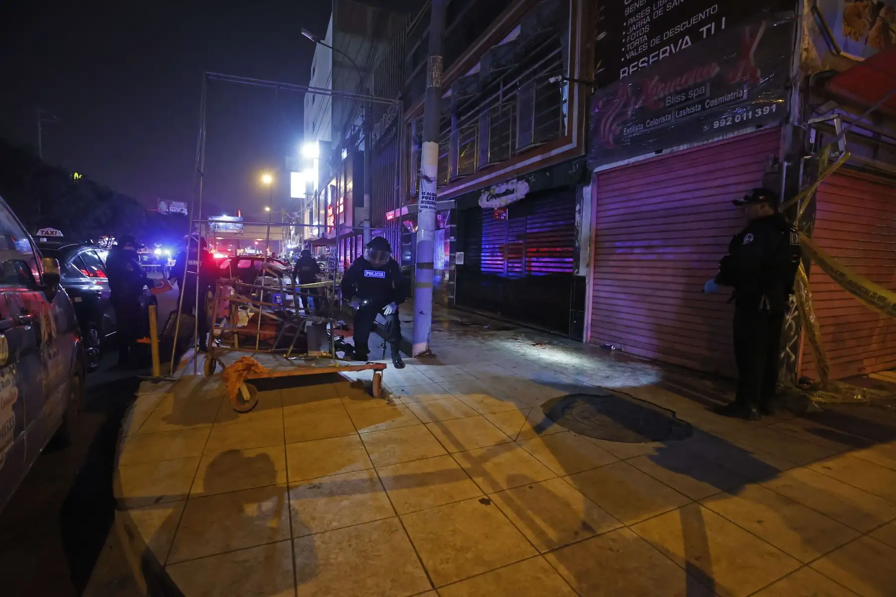 Más de 10 personas heridas se reportan en el distrito de San Juan de Lurigancho tras la explosión de un artefacto aún no identificado, que de acuerdo con los primeros reportes se trataría de productos pirotécnicos o una granada. Foto: ANDINA/Vidal Tarqui