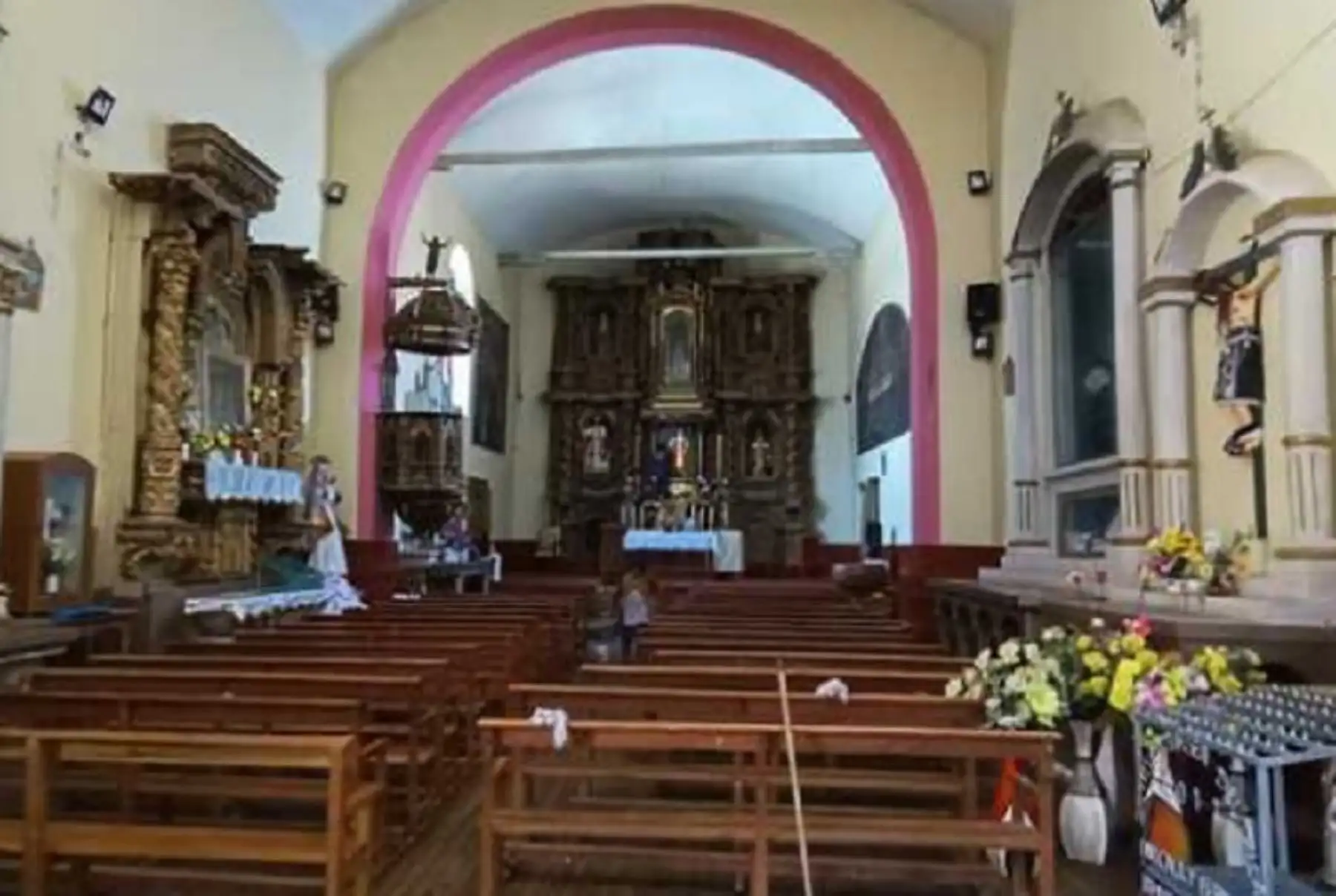 El Ministerio de Cultura, a través de la Dirección Desconcentrada de Cultura de Puno y en coordinación con la Municipalidad Distrital de Nuñoa, ubicada en la provincia de Melgar, en el departamento de Puno, organizó una jornada de limpieza general en el templo San Pedro Apóstol de Nuñoa, para su recuperación y conservación.