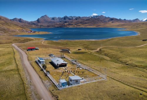 En Perú, el Servicio Nacional de Meteorología e Hidrología (Senamhi) cuenta con el Observatorio de Vigilancia Atmosférica Marcapomacocha, que integra la Red Mundial de Medición de la Capa de Ozono de la Organización Meteorológica Mundial