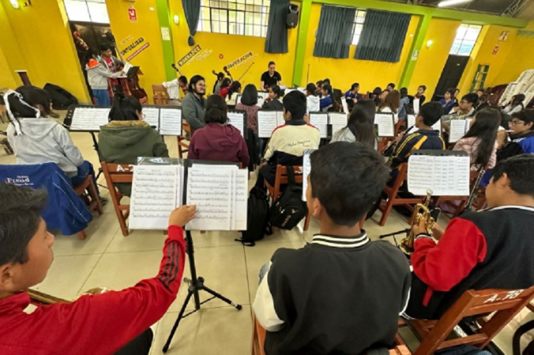 Unos 150 niños y adolescentes que integran la Orquesta Juvenil de Sinfonía por el Perú, se presentarán en Arequipa en la ceremonia de inauguración de Perumin 36 Convención Minera.